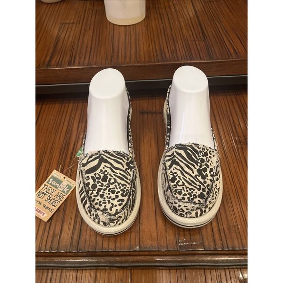 SANUK WOMEN’S SIZE 6 SHORTY LEPPATYGA ANIMAL ZEBRA SLIP ON SHOES NEW RARE - Picture 3 of 7